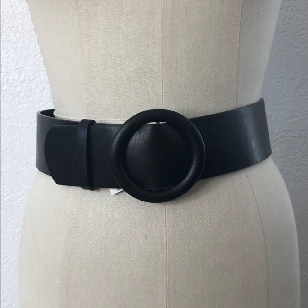New black retro faux leather statement belt S